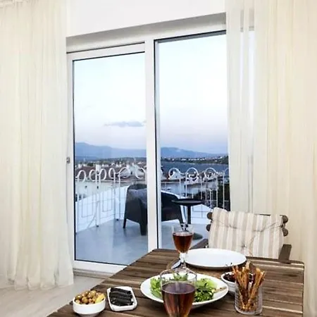 Troy Boutique Hotel&suites&spa מלון